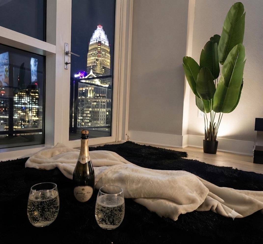 Uptown Kingsuite Penthouse Apartment *