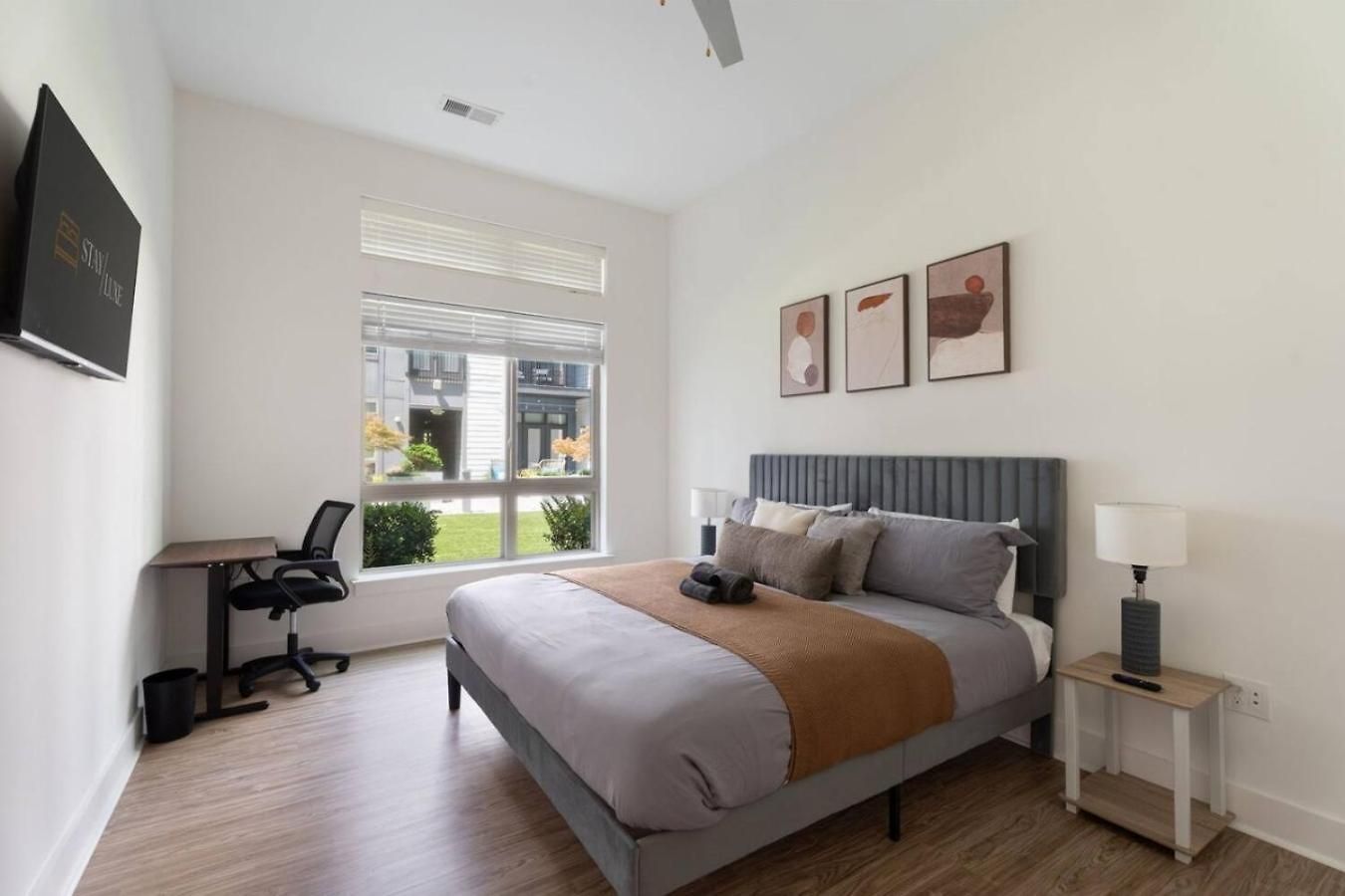 Queen Luxe - Free Parking, Pool, Apartment *