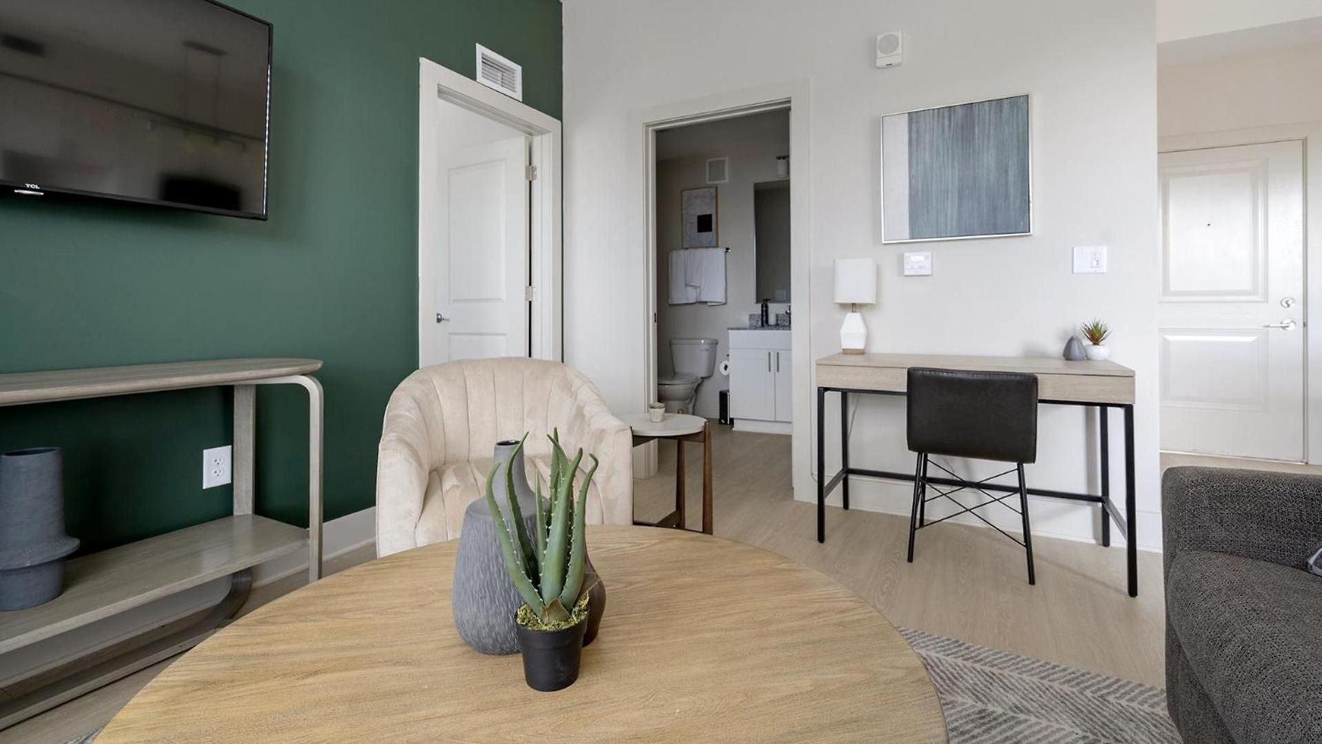 Landing Stunning 1Bd Game Room Gym *