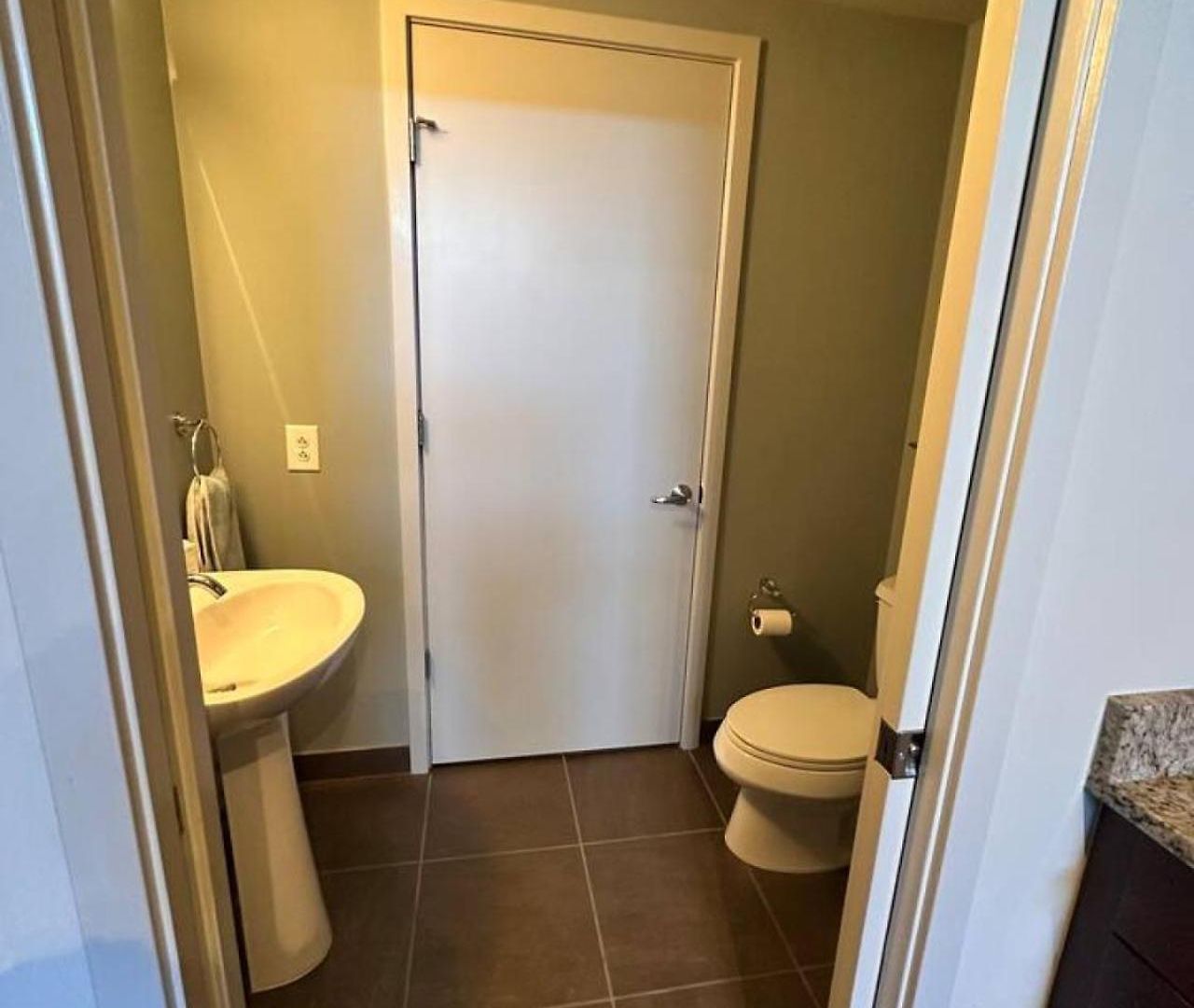 Luxury Furnished 1br In The Heart Of The Charlotte