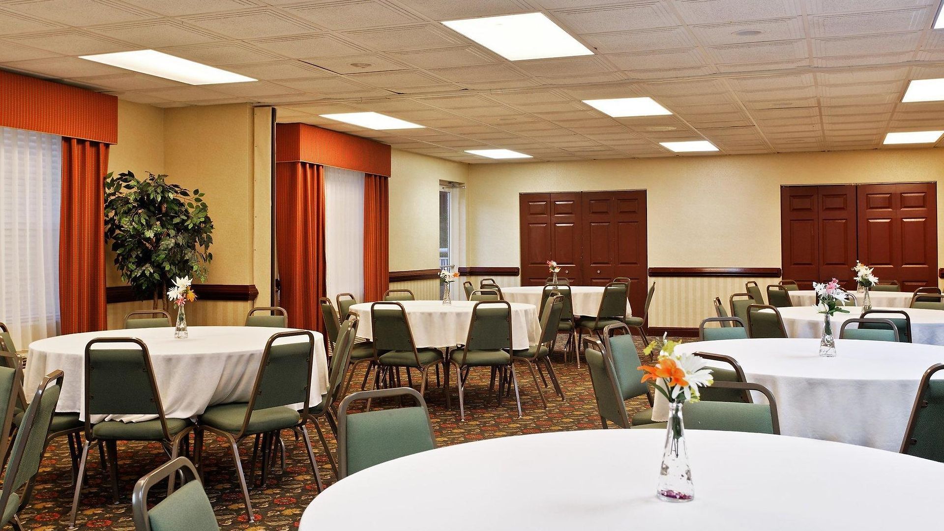 Country & By Radisson, Place, Nc Charlotte