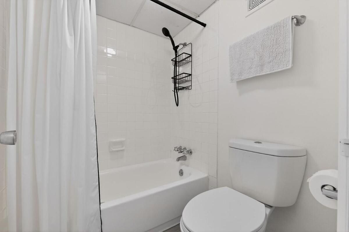 Apartment Cozy Mins To Atrium Health Nascar Hof &cdia *