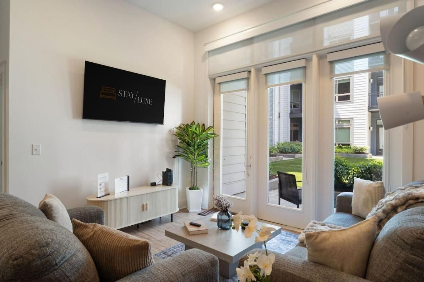 Queen Luxe - Free Parking, Pool,