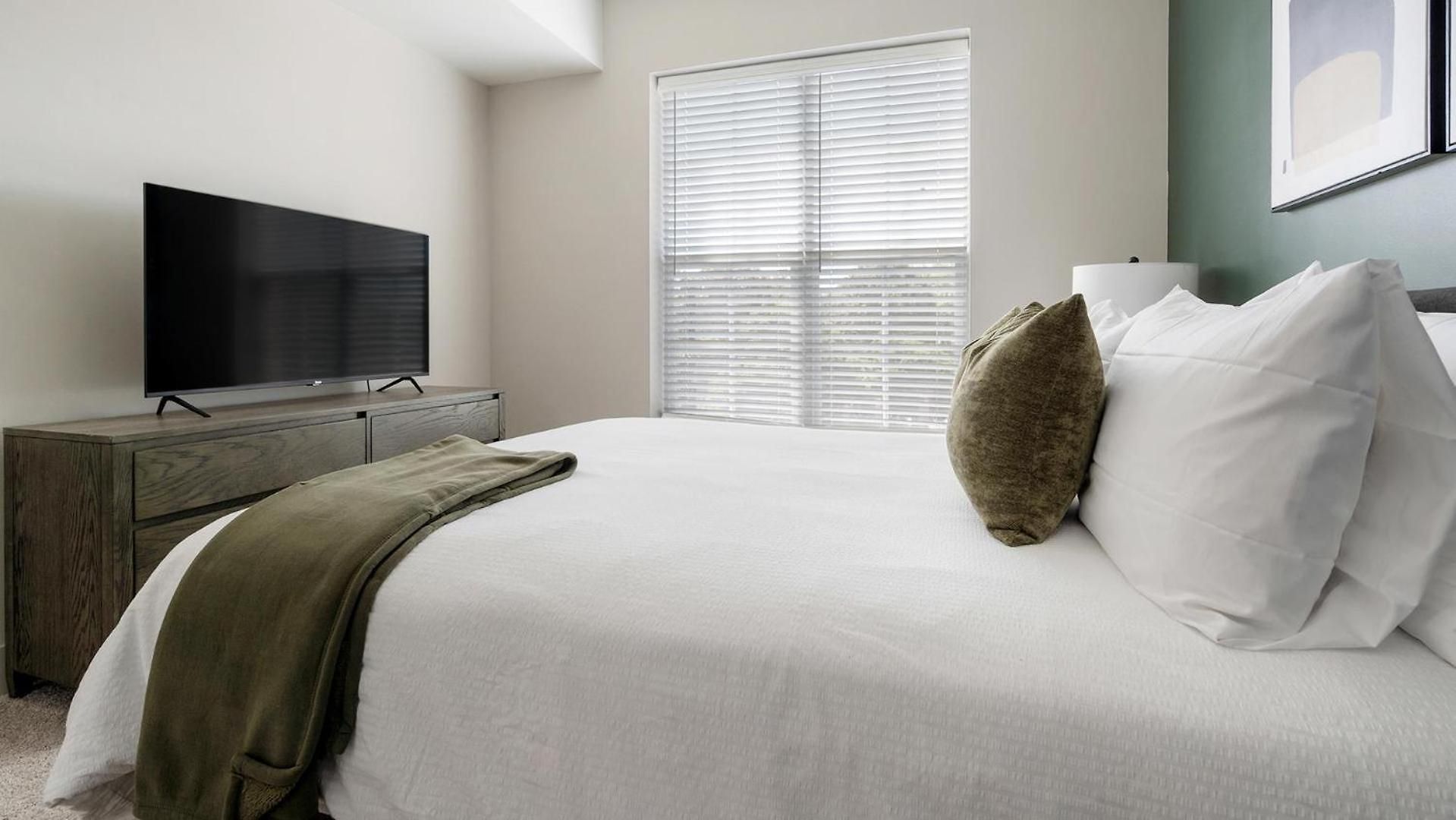 Landing Stunning 1Bd Game Room Gym Apartment