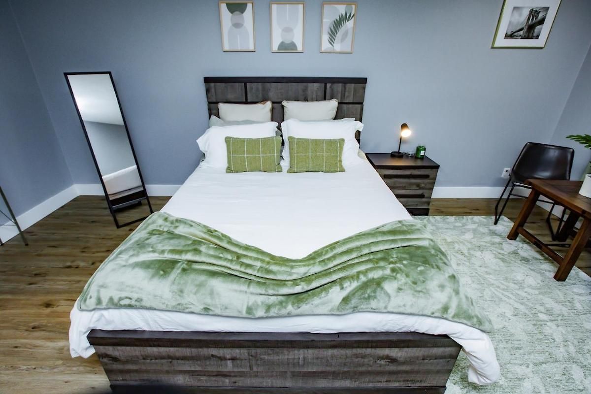 Relaxing Mins From Local Parks And Hospitals, 2410 Apartment Charlotte