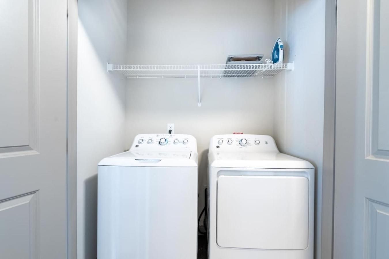 Stylish, Comfortable 2bd Abode Near Dt Matthews Apartment