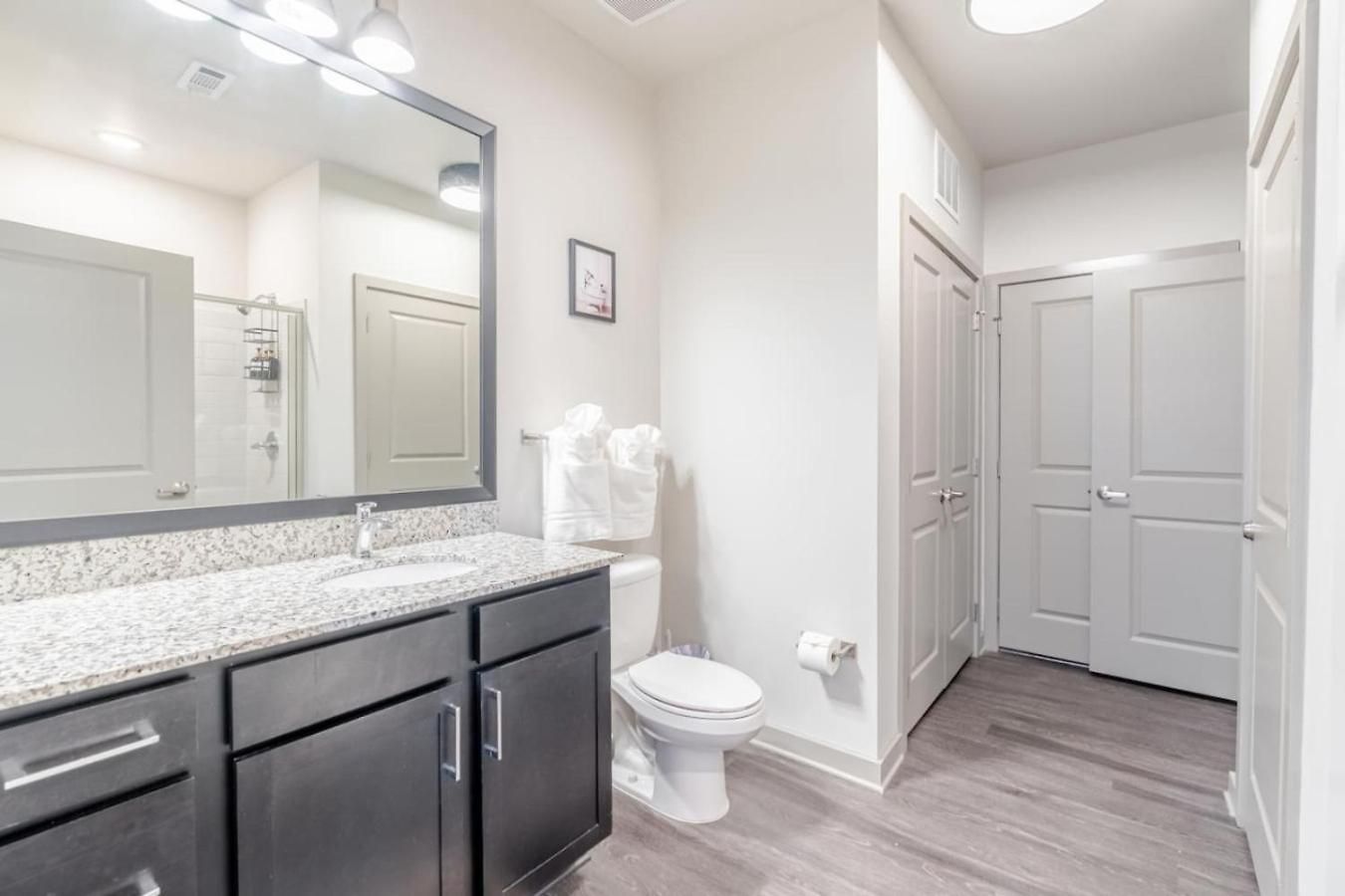 Warm, Inviting 2bd In Matthews *