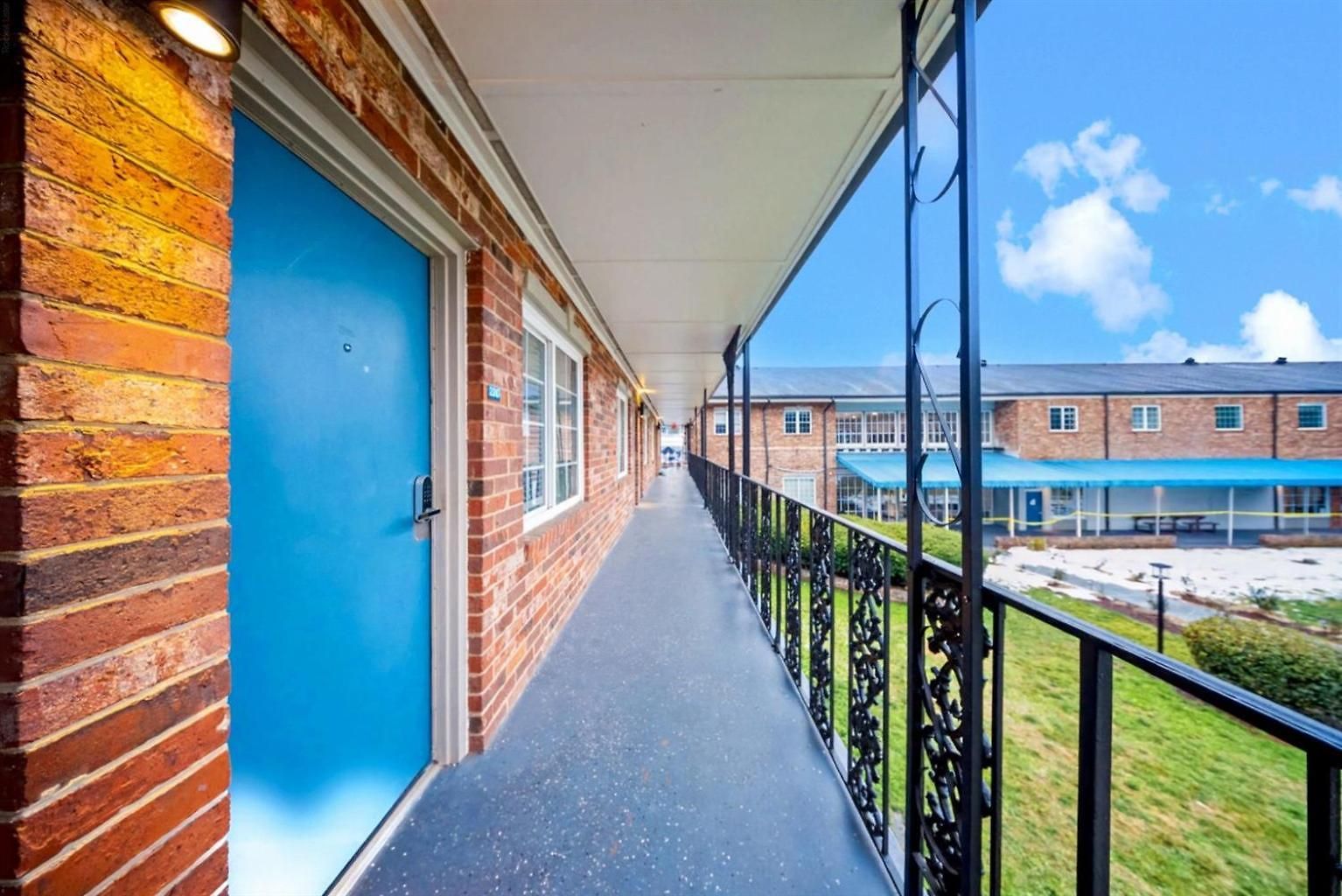 Mins To Atrium Health & Spectrum Arena Apartment Charlotte