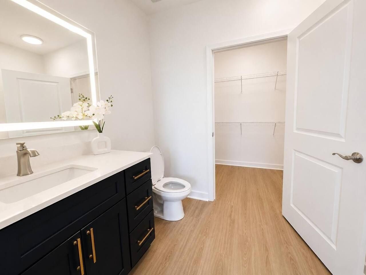 Apartment Luxury 2br Near Uptown Pool, Gym, Bbq