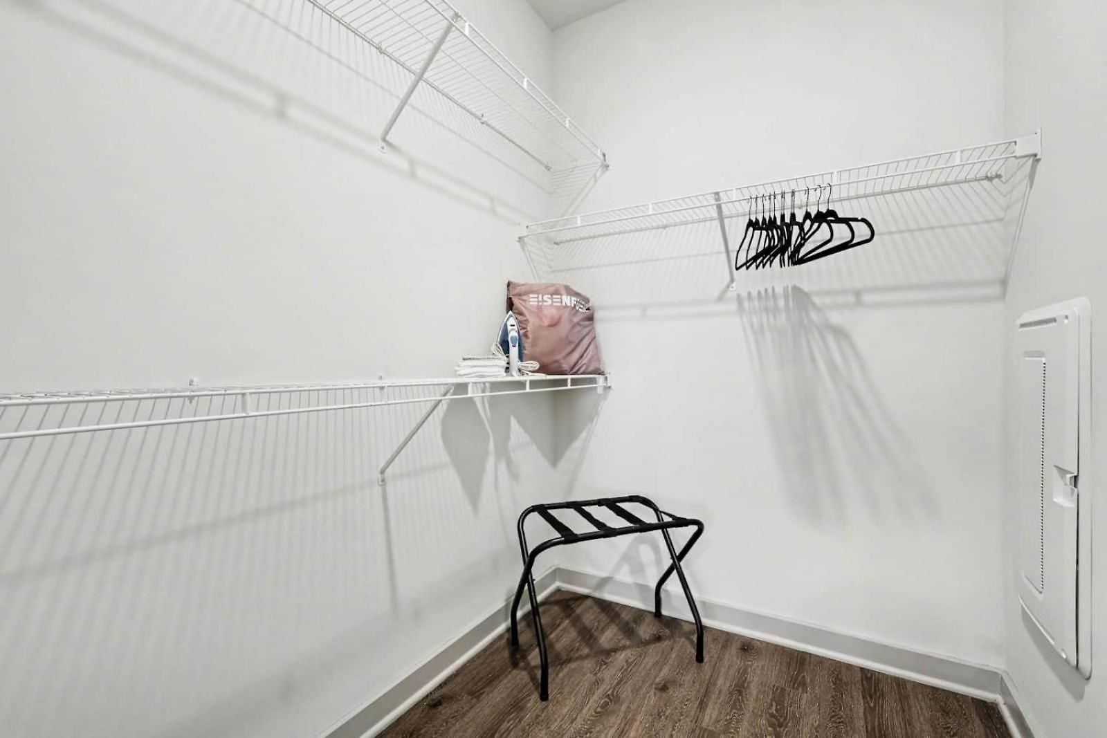 Luxury 1br Near Noda & Uptown Apartment