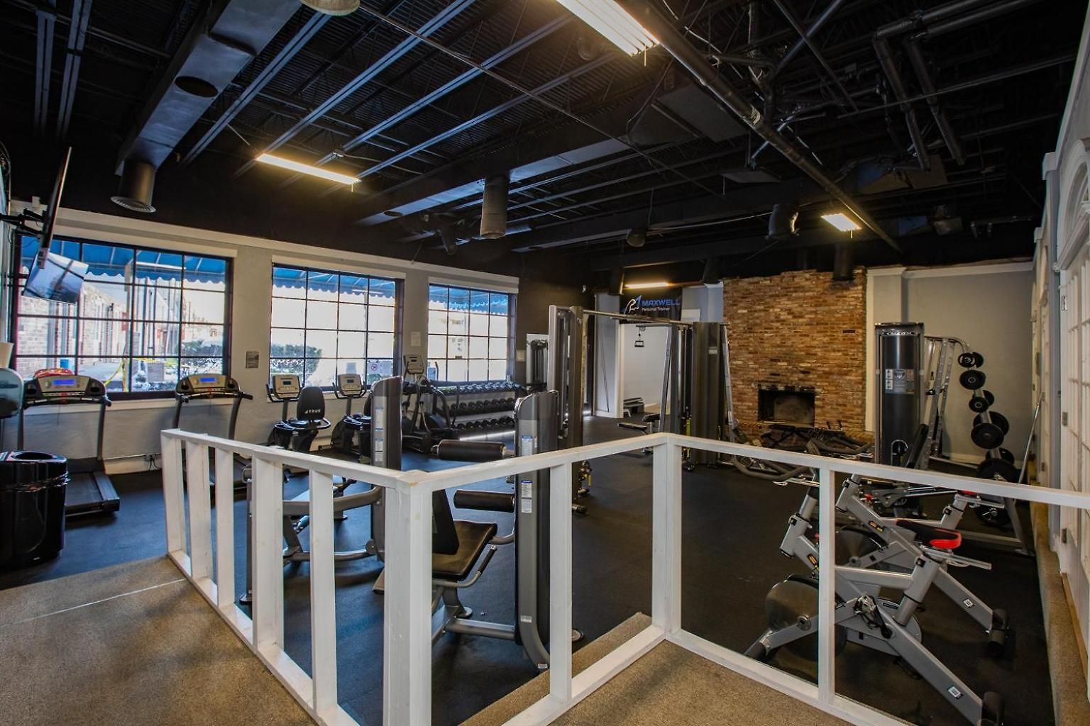 Mins To Atrium Health & Spectrum Arena * Charlotte