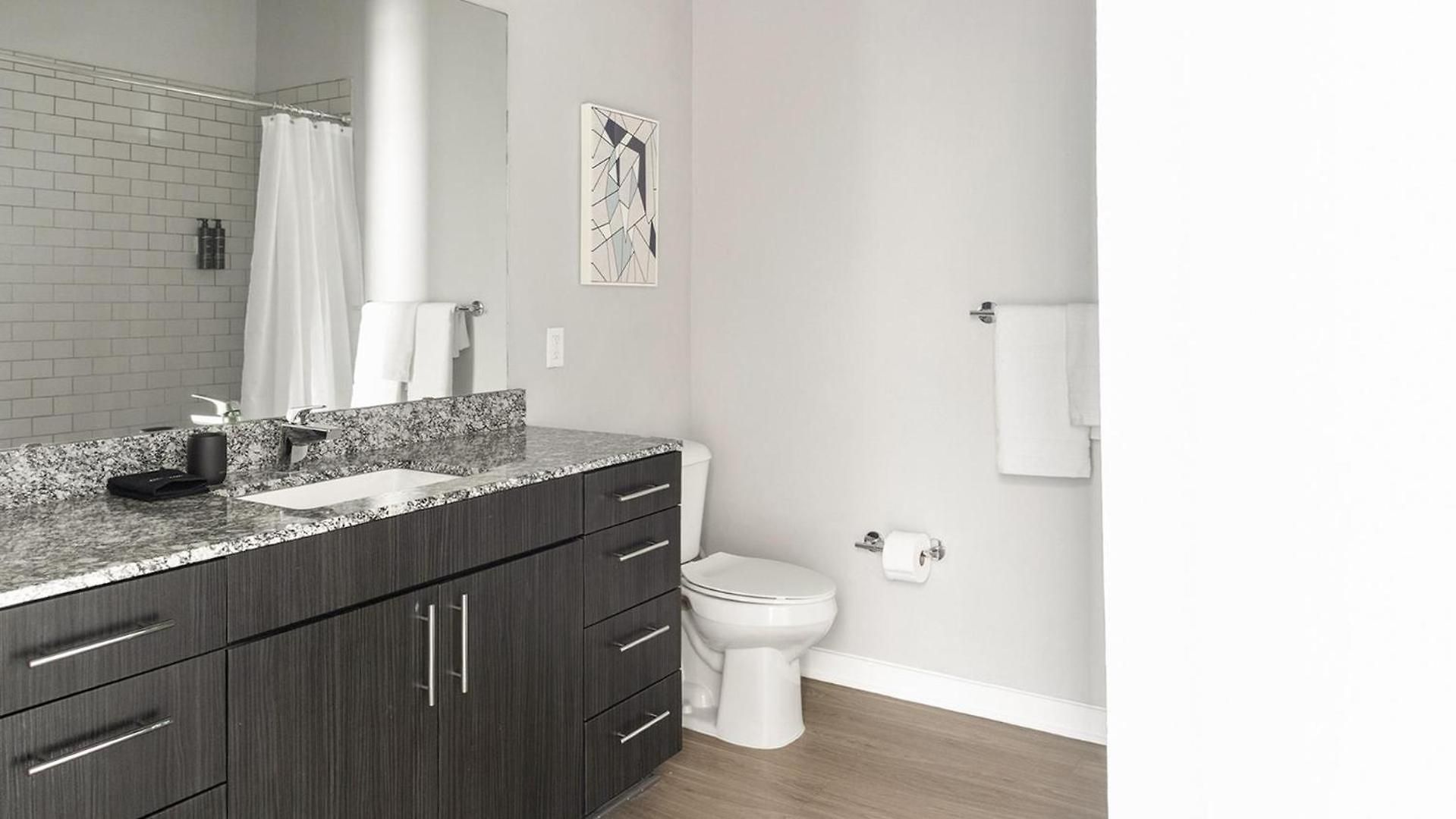 Landing Beautiful 2bd Gym * Charlotte