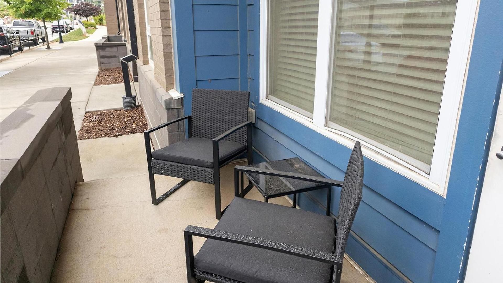 Landing Beautiful 2bd Gym Apartment *
