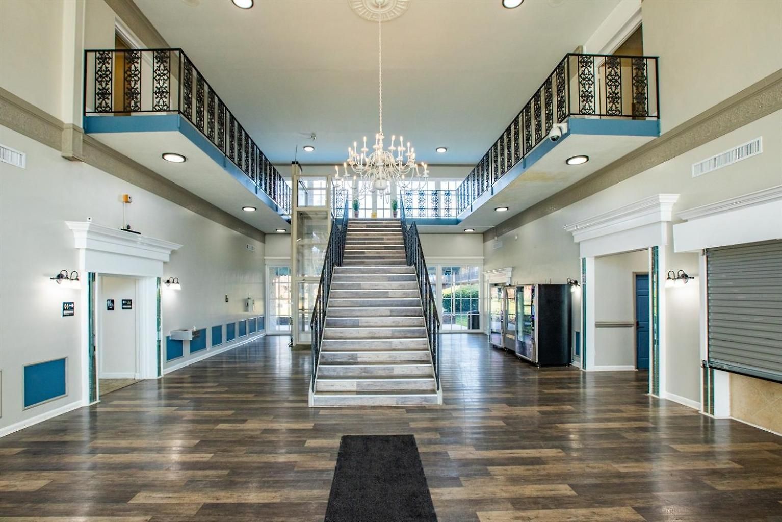 Mins To Atrium Health & Spectrum Arena * Charlotte