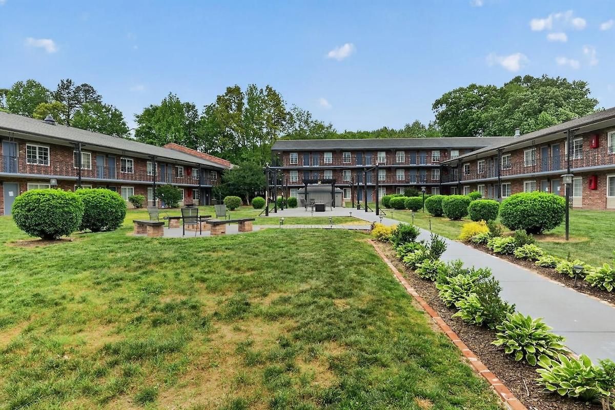 Apartment Cozy Mins To Atrium Health Nascar Hof &cdia *