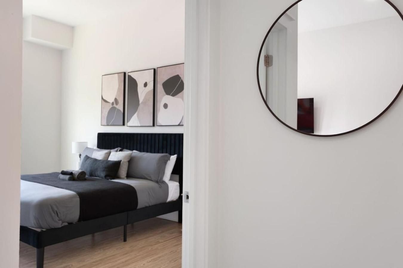 Carolina Luxury - Free Parking, Pool, Gym Apartment *
