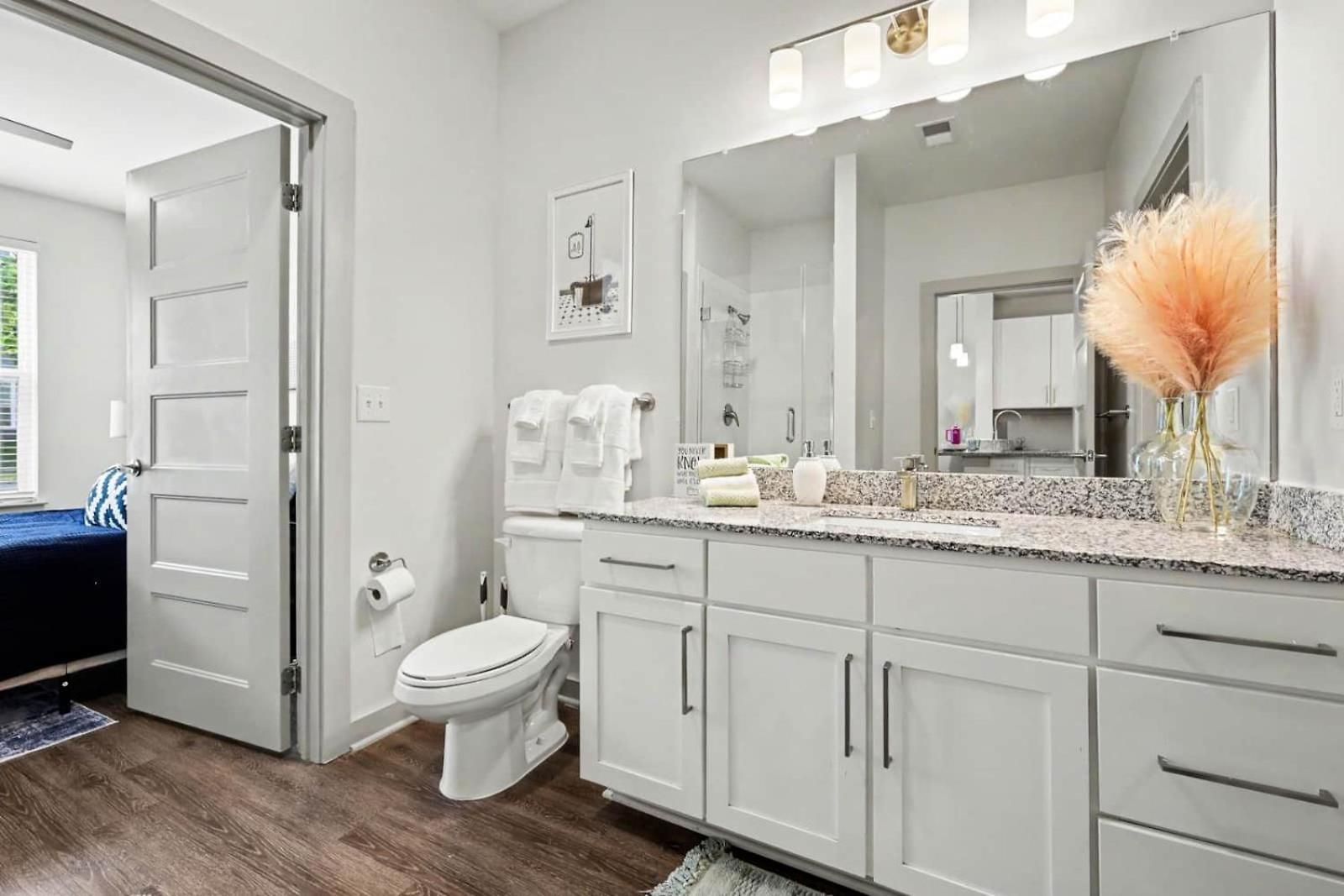 Luxury 1br Near Noda & Uptown Apartment