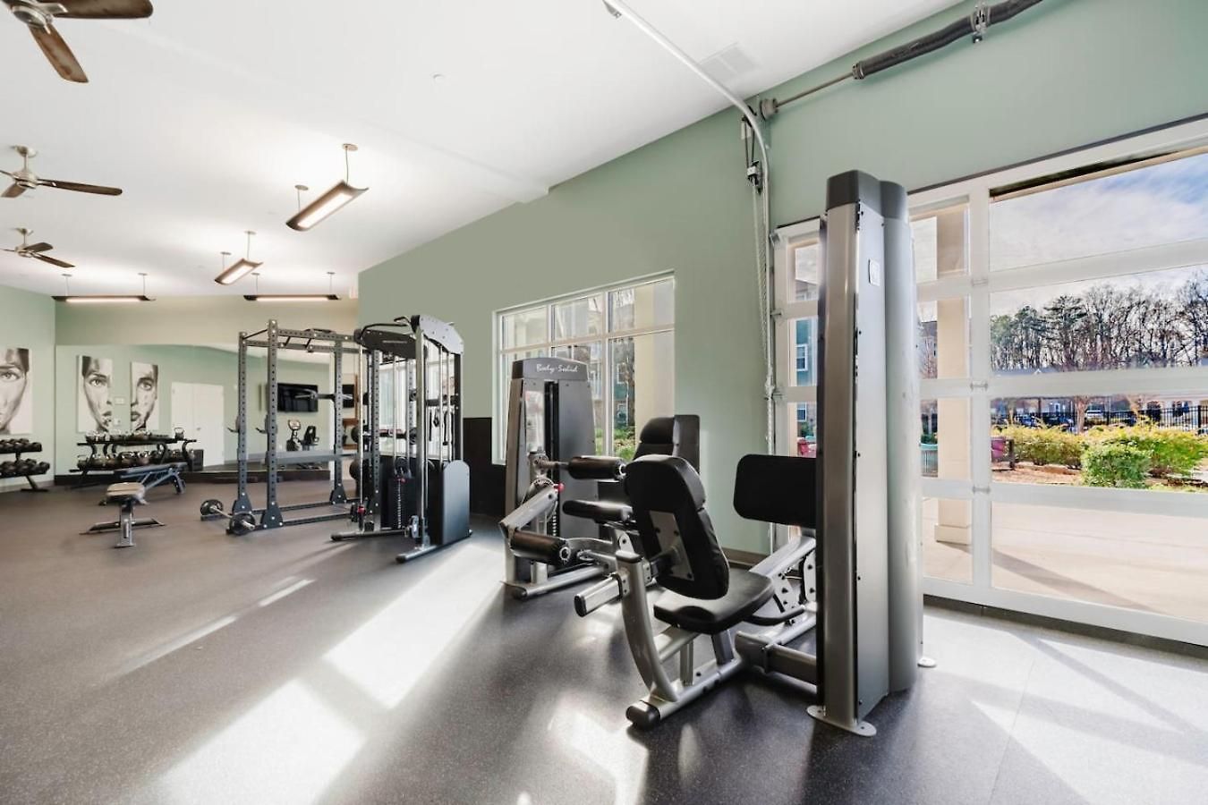 Stylish, Comfortable 2bd Abode Near Dt Matthews Charlotte