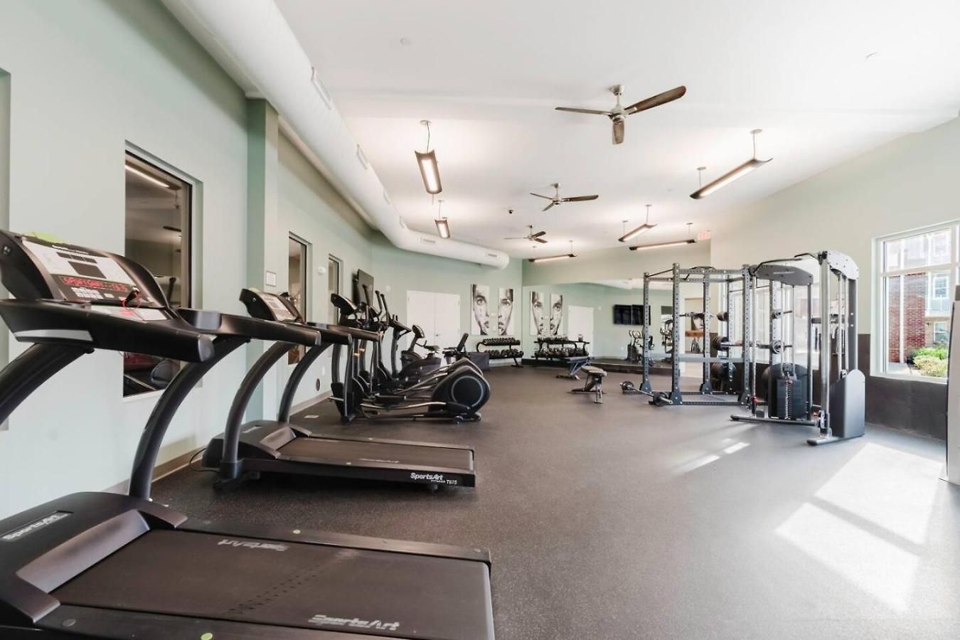 Warm, Inviting 2bd In Matthews Charlotte
