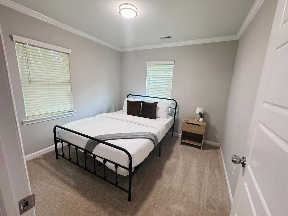 Apartment Charming And Renovated Close To Airport And Uptown