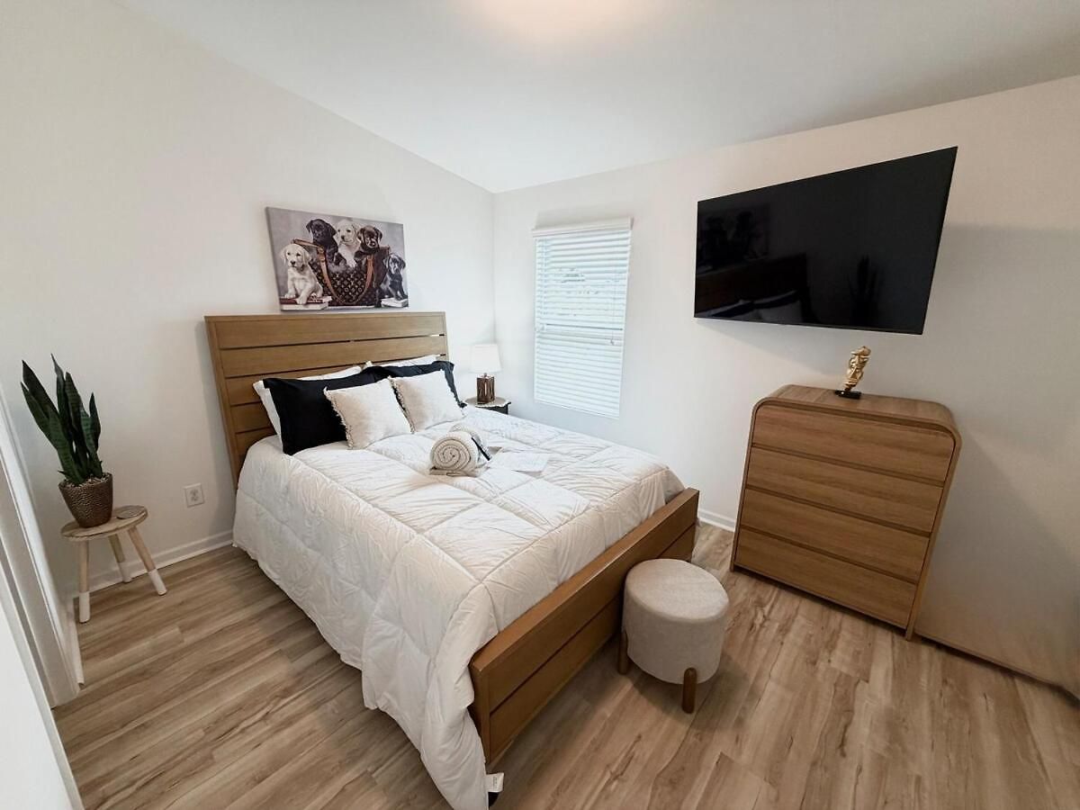 Modern South Townhome Near Carowinds
