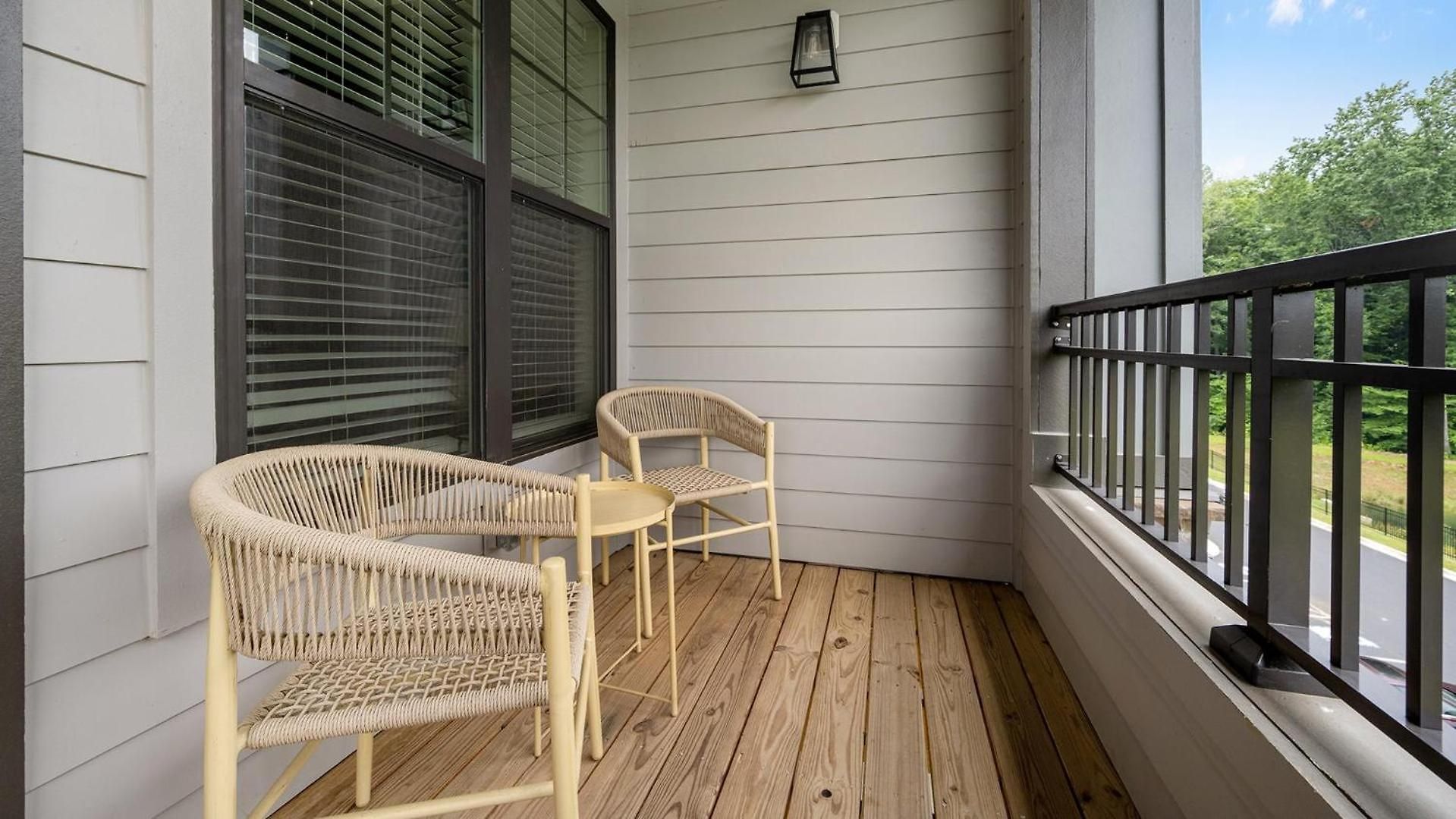 Landing Incredible 2bd Gym Game Apartment Charlotte