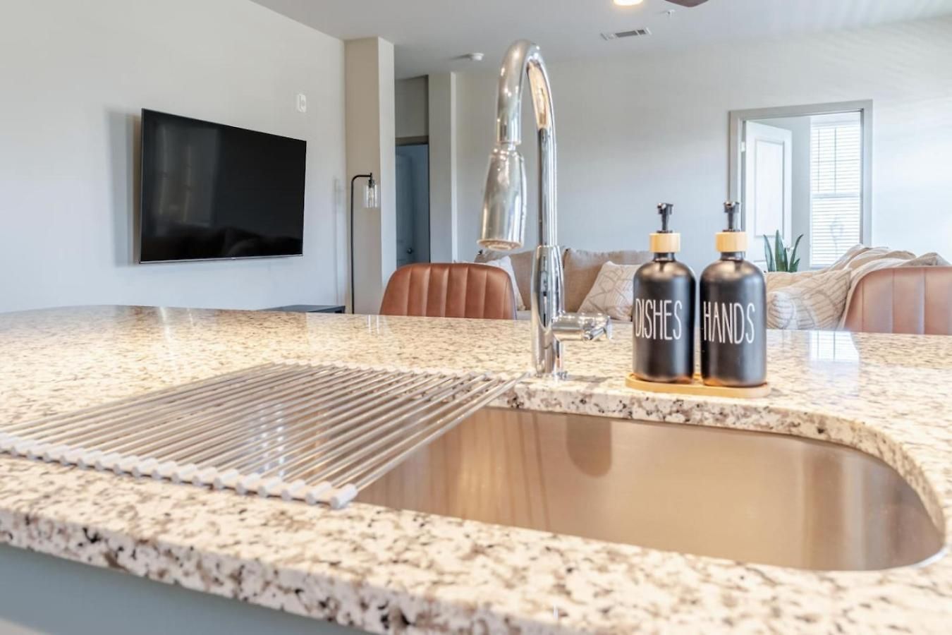 Apartment Bright, Cozy 3bd In Heart Of Matthews Charlotte
