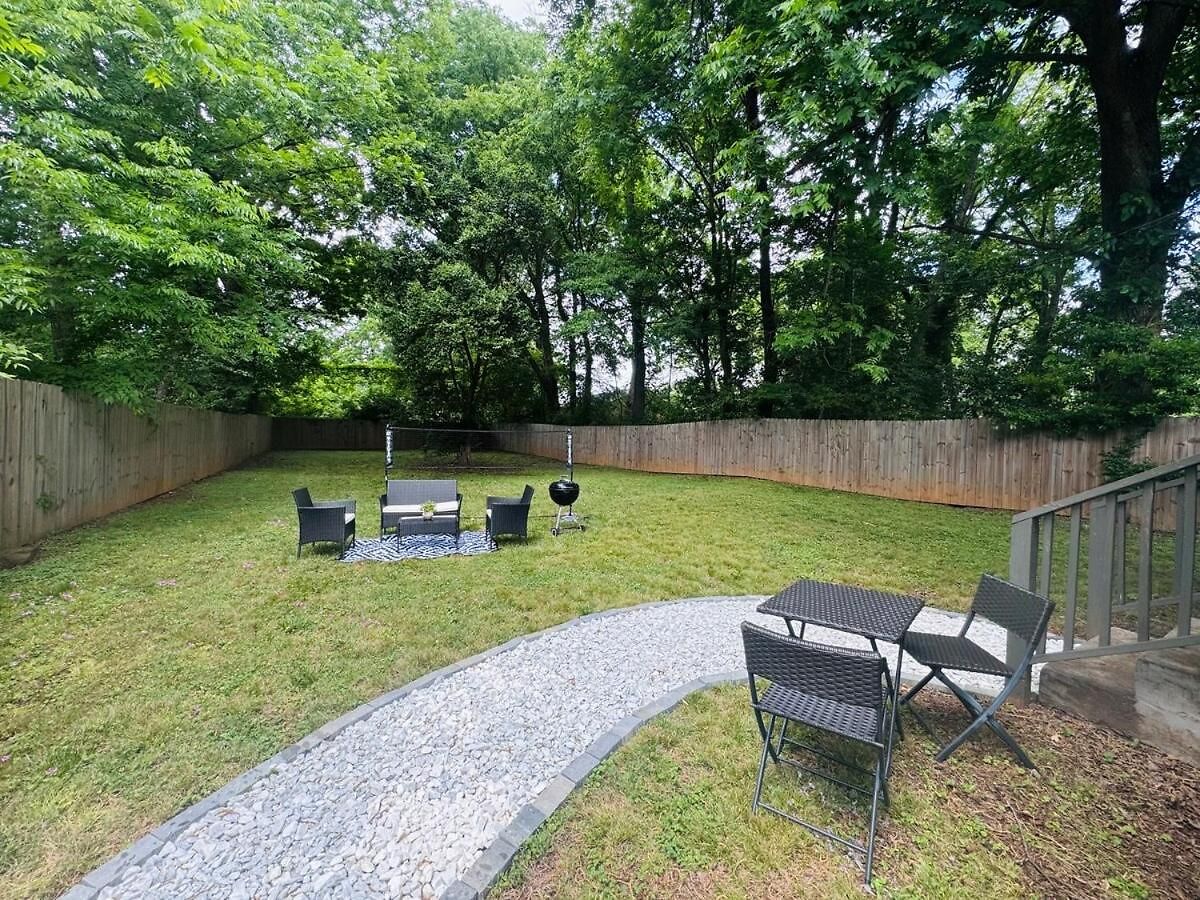 Charming And Renovated Close To Airport And Uptown
