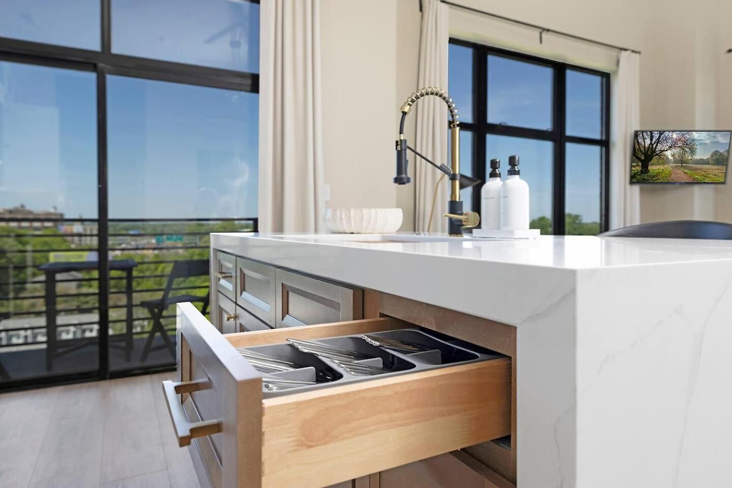 The Eighth Luxury Penthouse In Fourth Ward * Charlotte