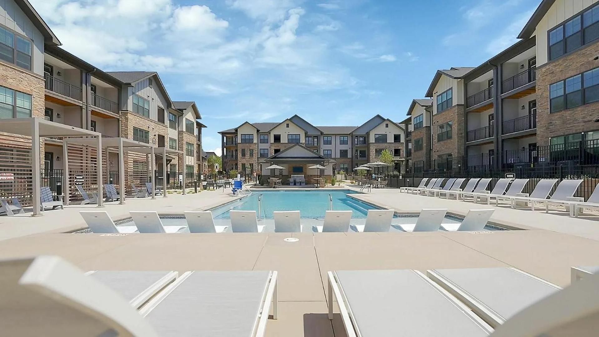 Landing Incredible 2bd Gym Game Apartment Charlotte