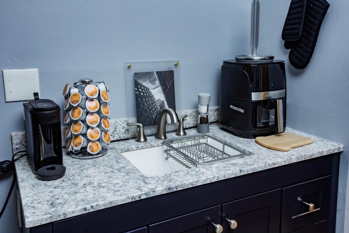 Relaxing Mins From Local Parks And Hospitals, 2410 Apartment *