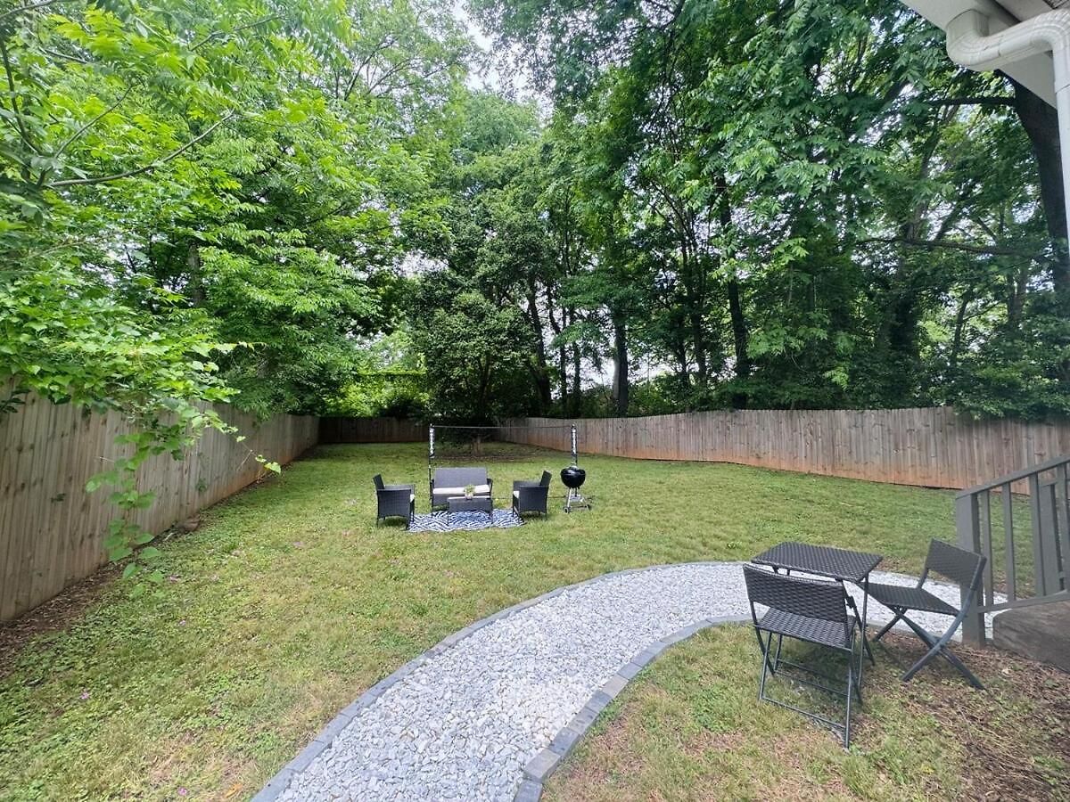 Charming And Renovated Close To Airport And Uptown