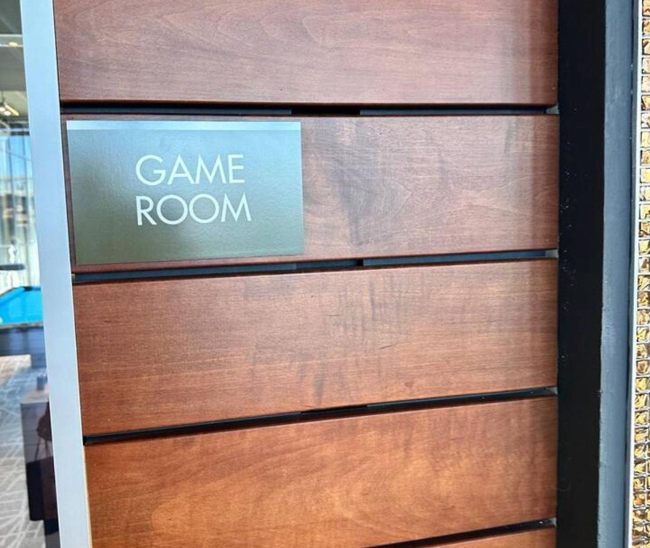 Luxury Furnished 1br In The Heart Of The Apartment