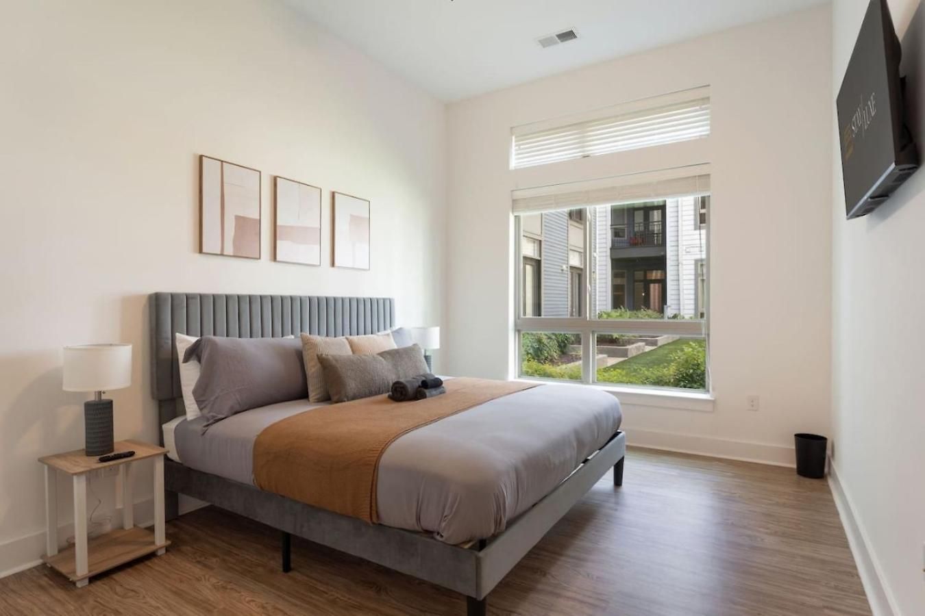 Queen Luxe - Free Parking, Pool,