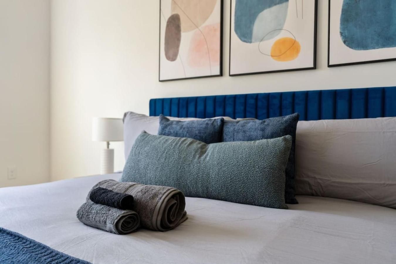 Cozy Carolina - Free Parking, Gym, Pool *
