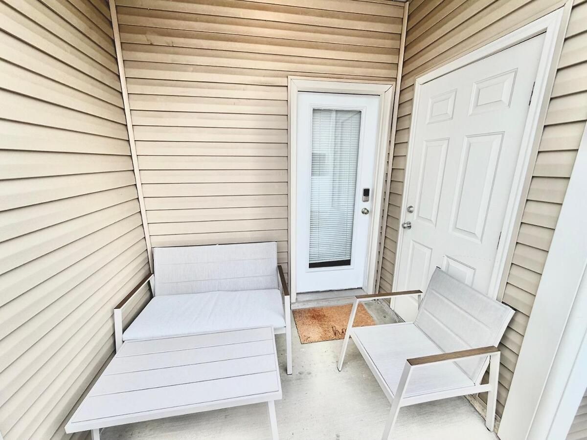 Modern South Townhome Near Carowinds Apartment