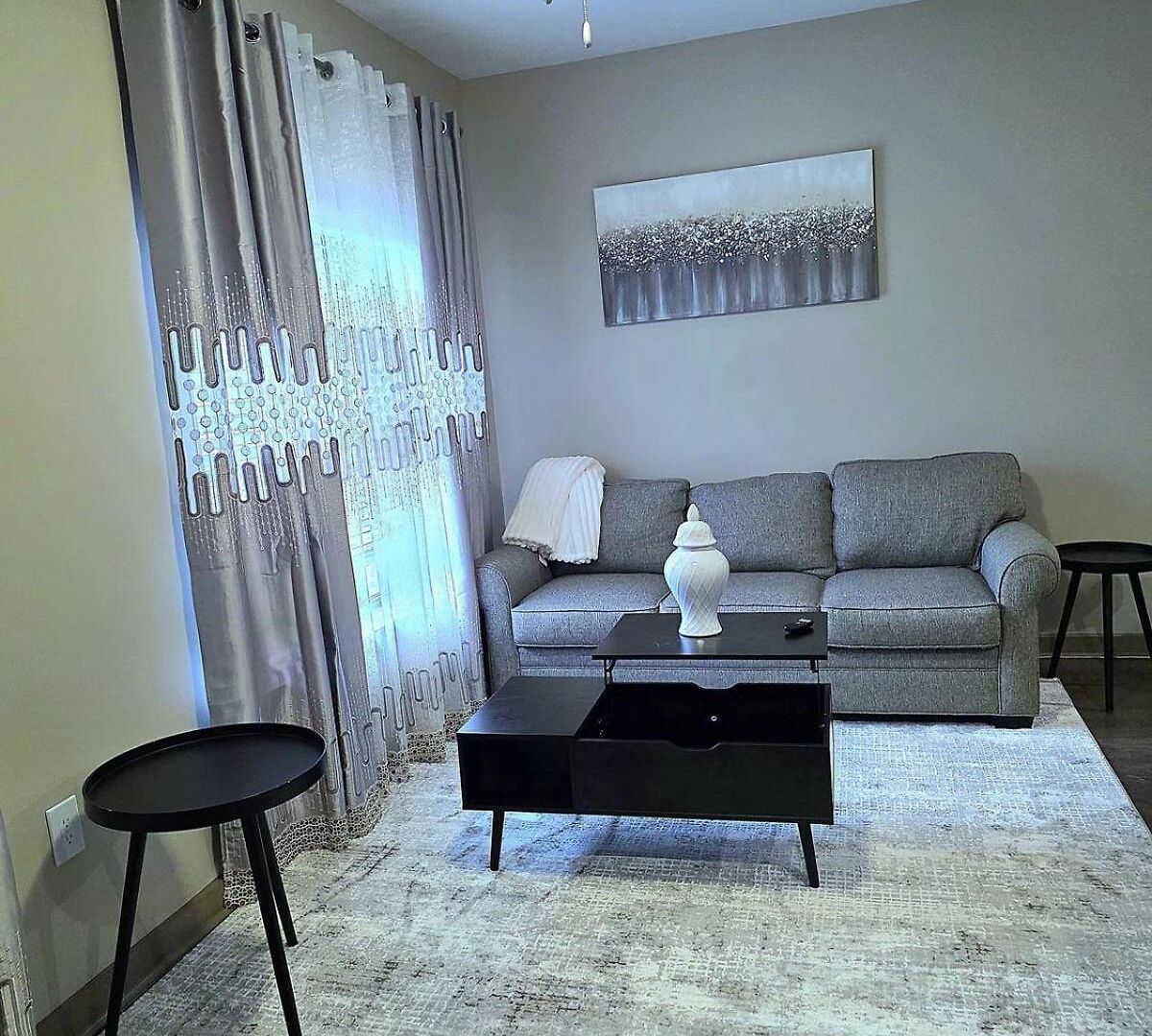 Apartment Prime Uptown Location Near Restaurants & Nightlife