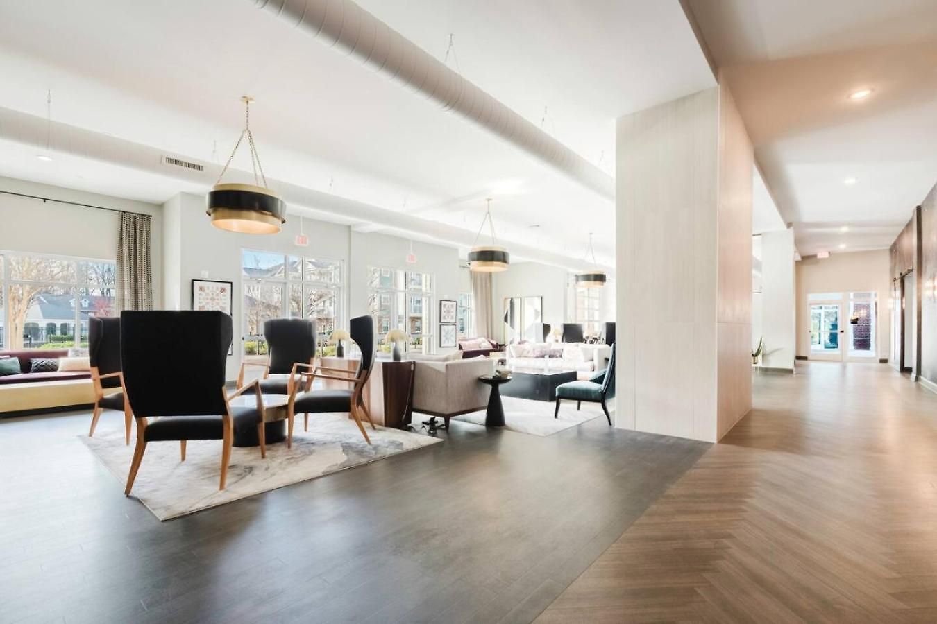 Stylish, Comfortable 2bd Abode Near Dt Matthews