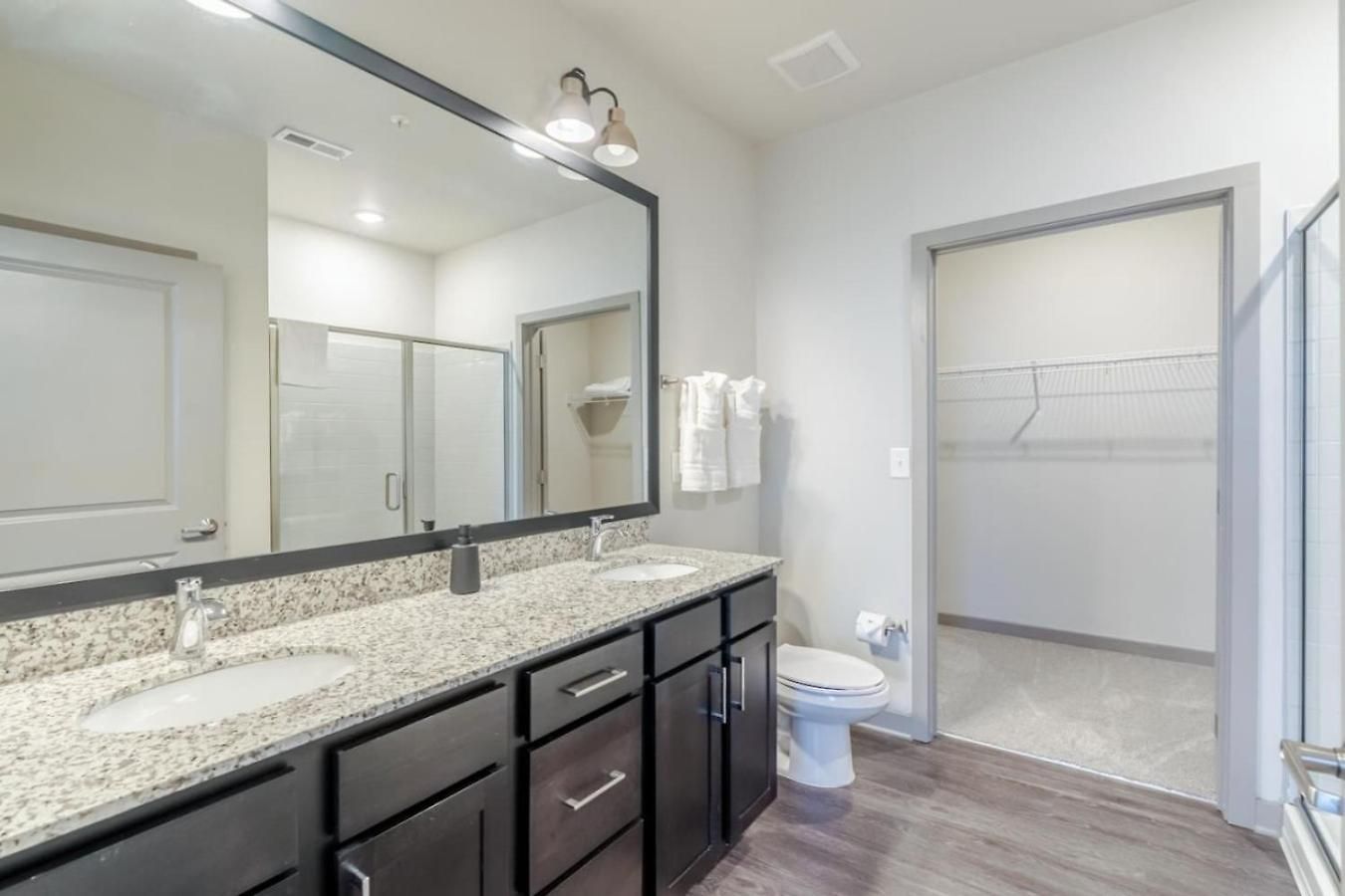 Bright, Cozy 3bd In Heart Of Matthews Apartment