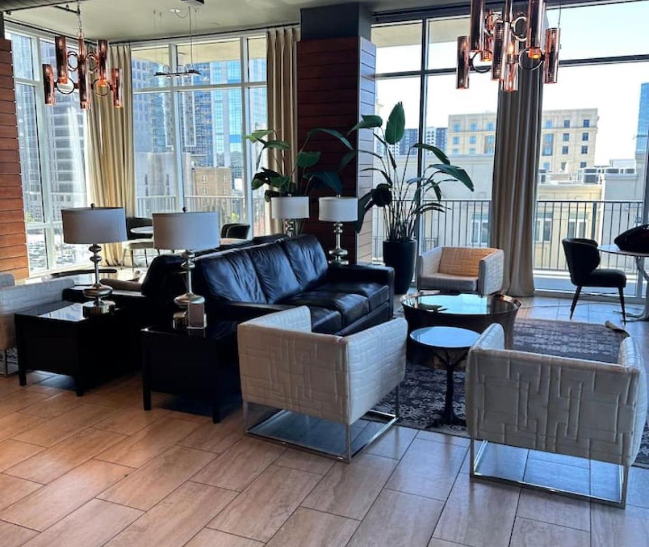 Luxury Furnished 1br In The Heart Of The Charlotte