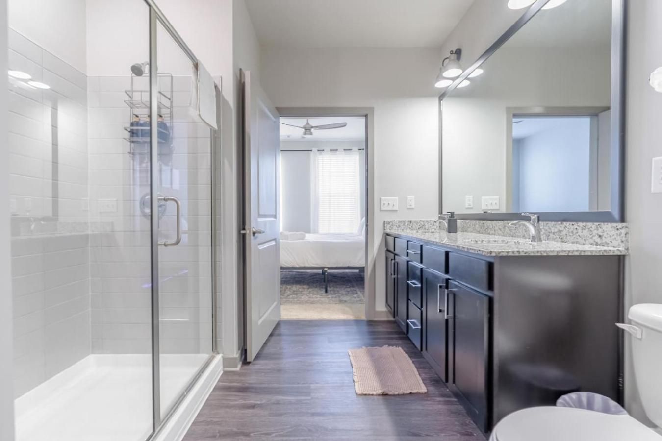 Apartment Super 1bd Workers Paradise *