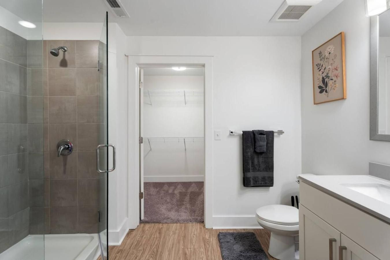 Apartment Uptown Haven - Free Parking, Pool, Walkable Charlotte