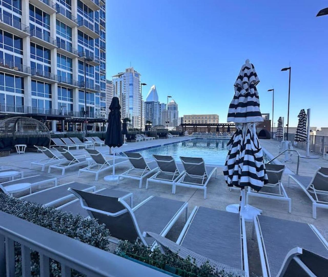 Apartment Luxury Furnished 1br In The Heart Of The