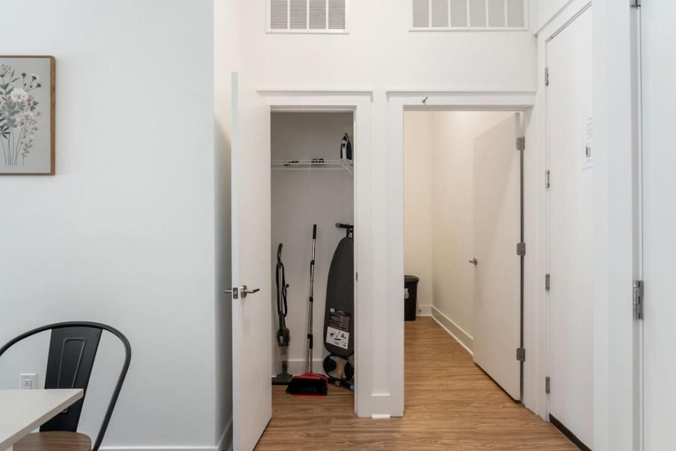 Apartment Uptown Haven - Free Parking, Pool, Walkable Charlotte