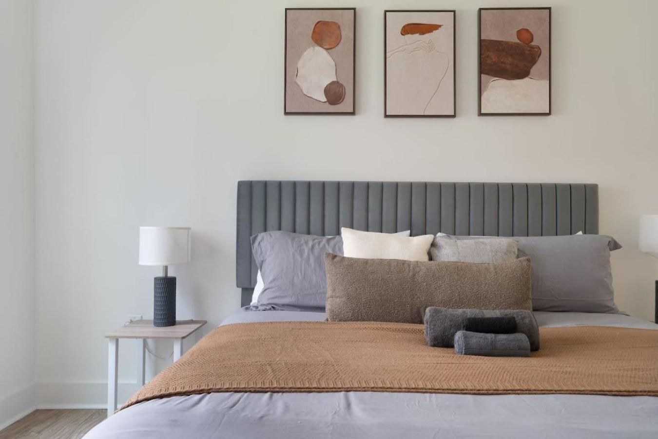 Queen Luxe - Free Parking, Pool, * Charlotte