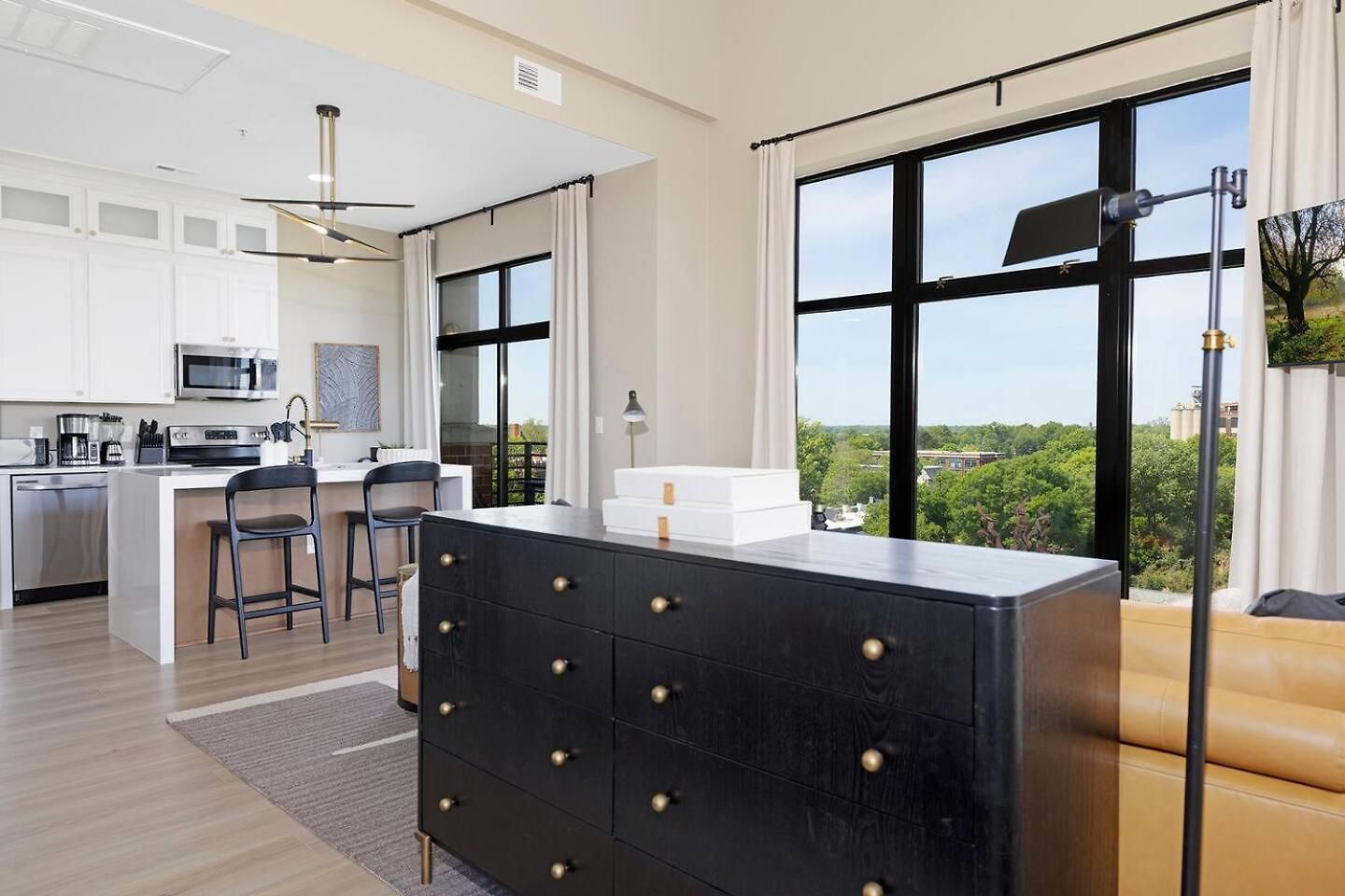 The Eighth Luxury Penthouse In Fourth Ward Apartment