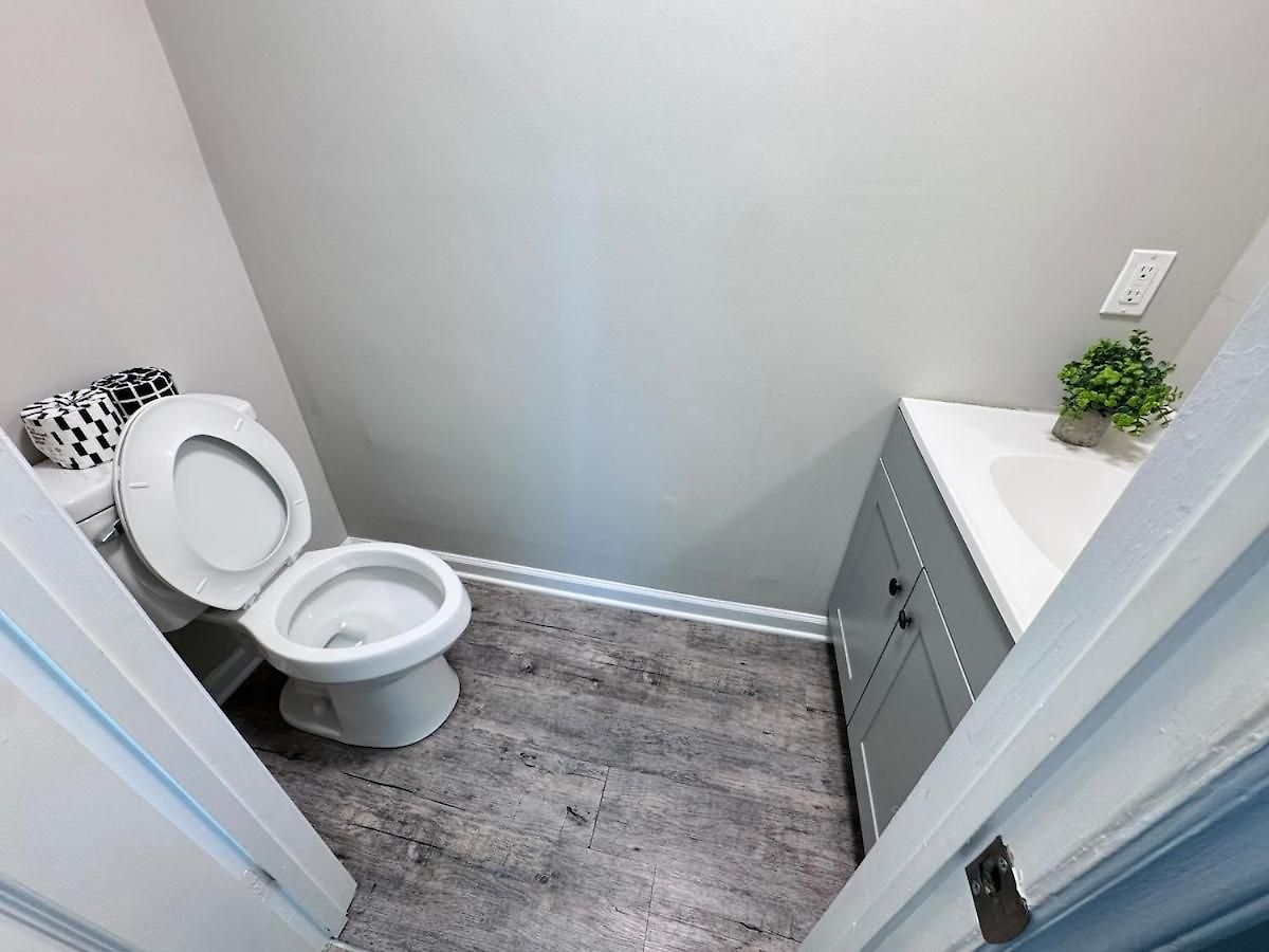 Apartment Charming And Renovated Close To Airport And Uptown *