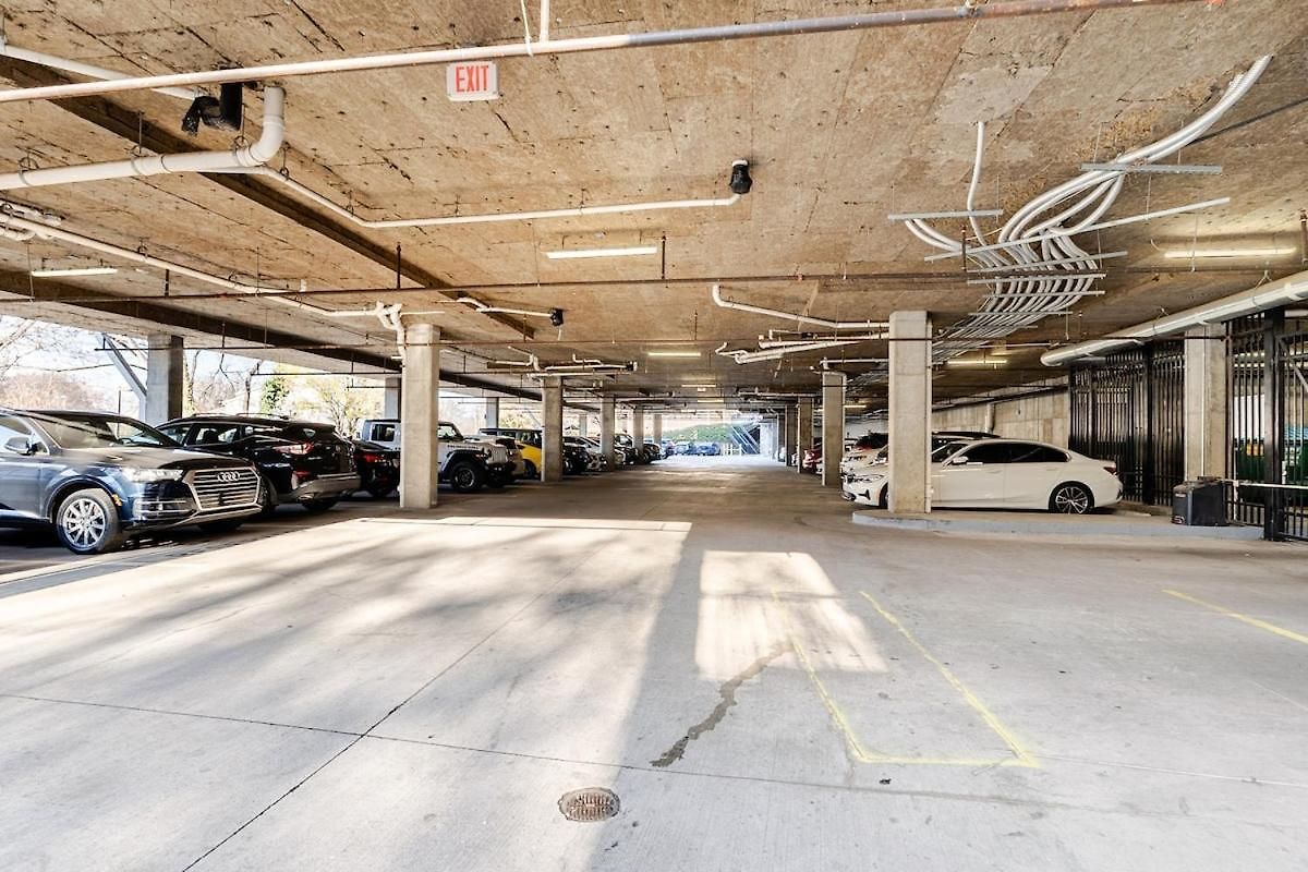Apartment Prime Uptown Location Near Restaurants & Nightlife *