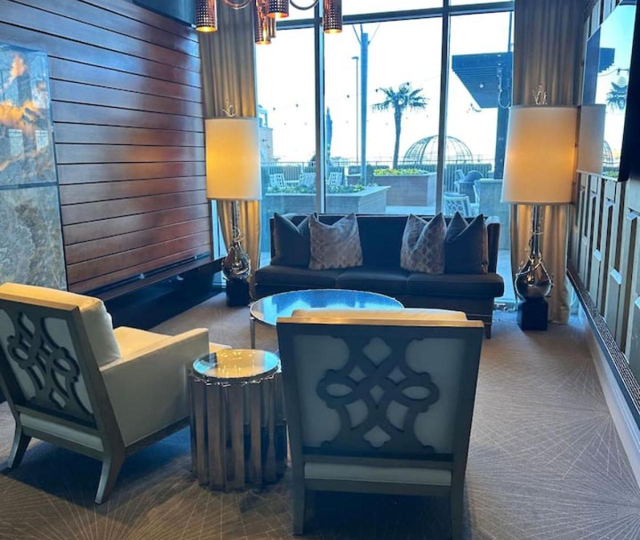 Luxury Furnished 1br In The Heart Of The Apartment Charlotte