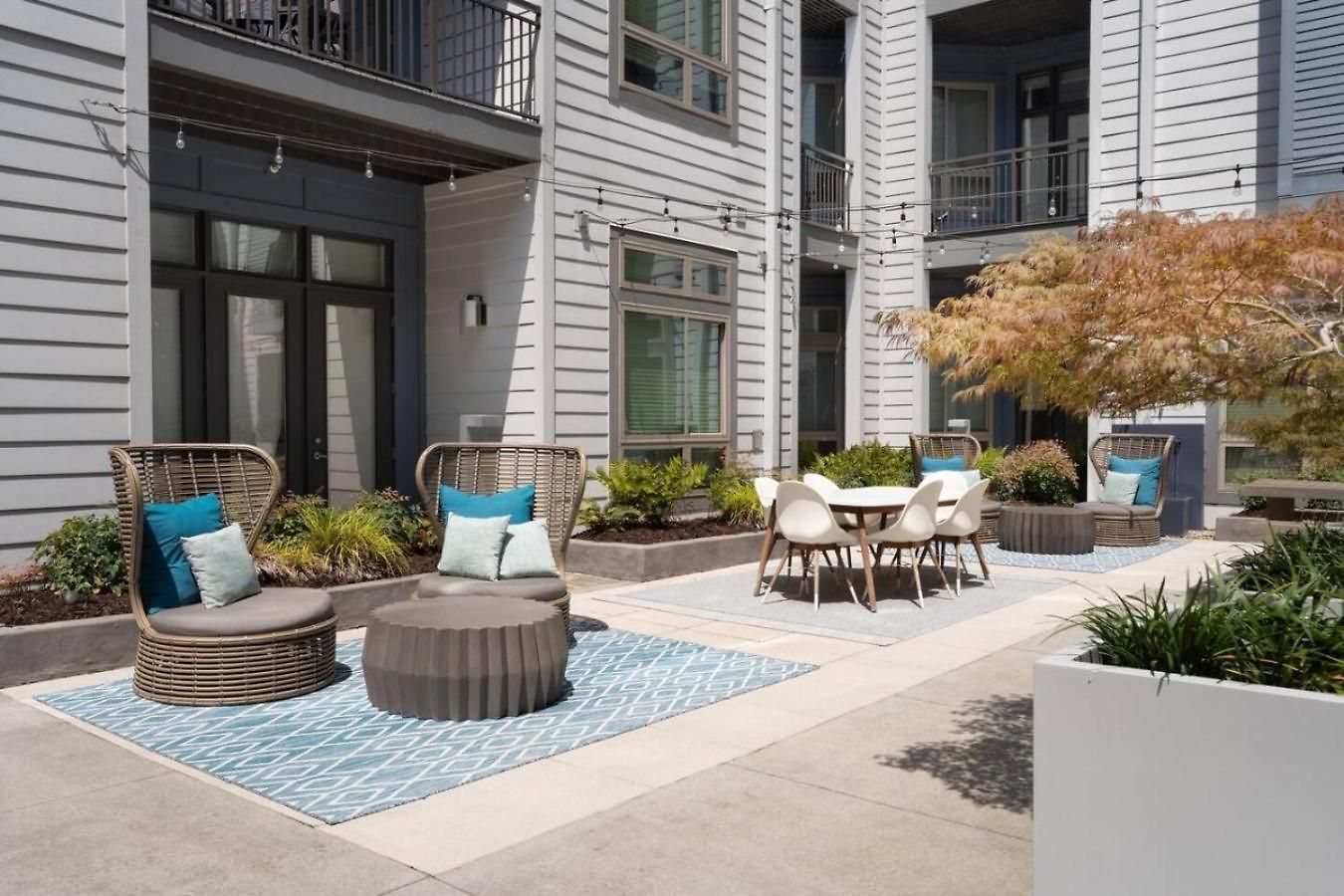 Uptown Haven - Free Parking, Pool, Walkable Charlotte